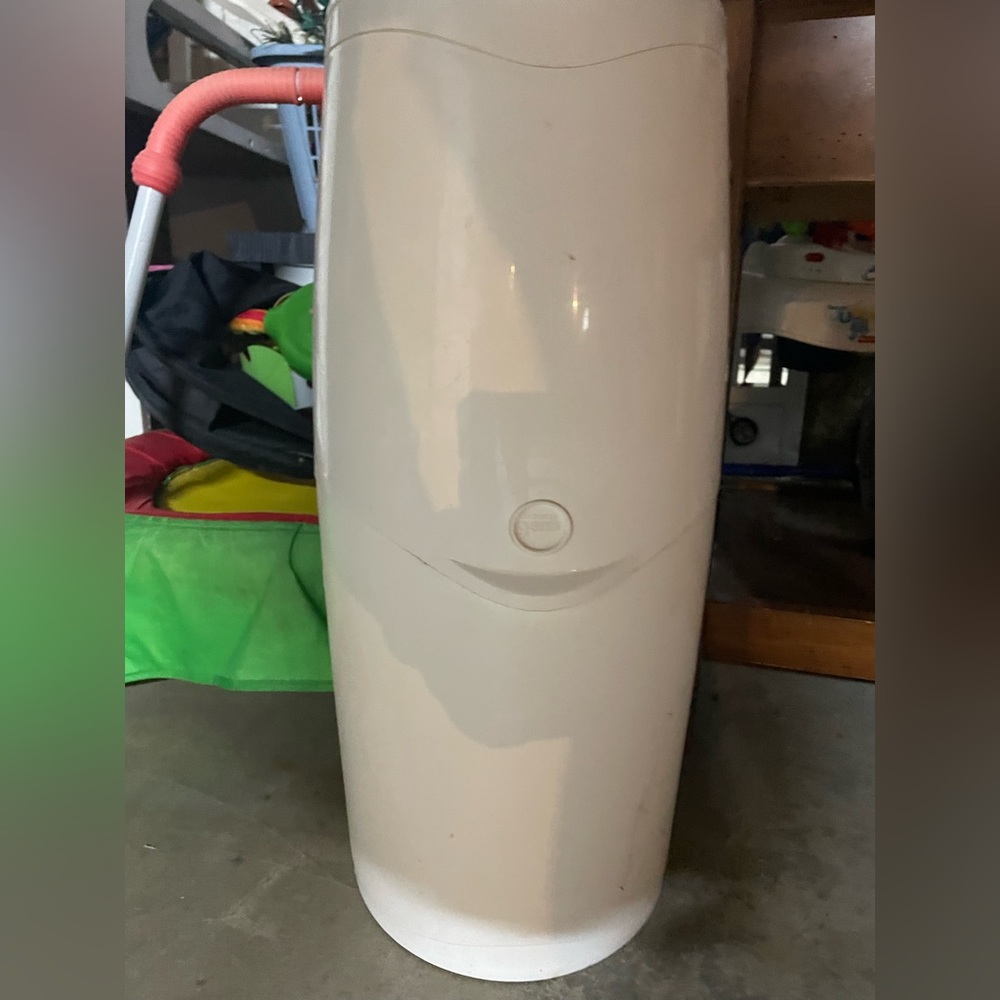 Diaper genie